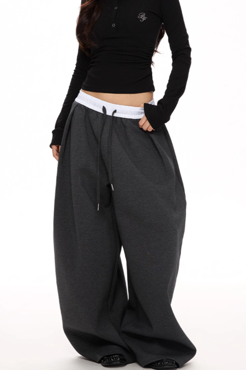 V-Neck Knit Top / Loose Sweatpants