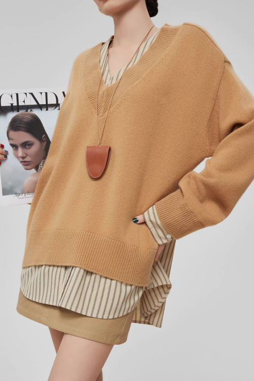 V-Neck Long Sleeve Knit Docking Shirt