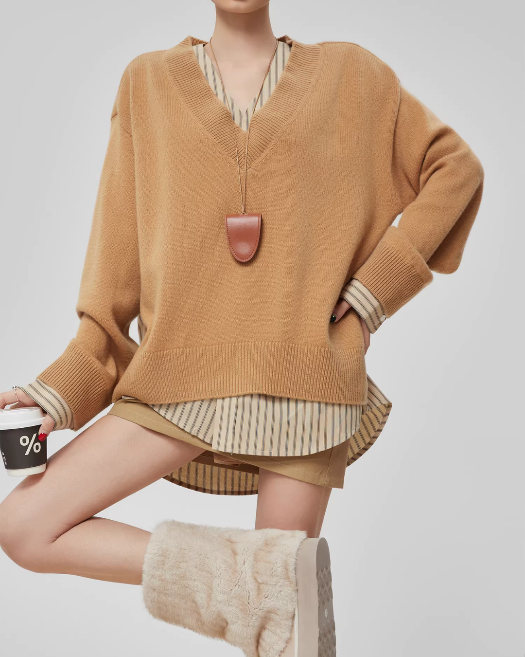 V-Neck Long Sleeve Knit Docking Shirt V-Neck Long Sleeve Knit Docking Shirt