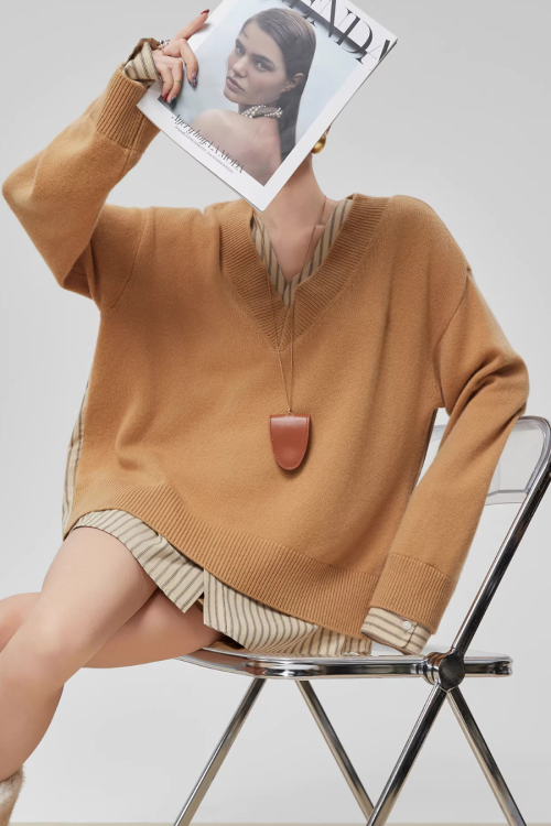 V-Neck Long Sleeve Knit Docking Shirt