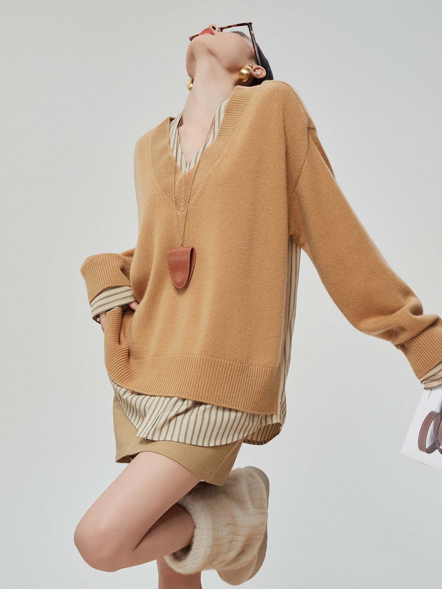 V-Neck Long Sleeve Knit Docking Shirt V-Neck Long Sleeve Knit Docking Shirt
