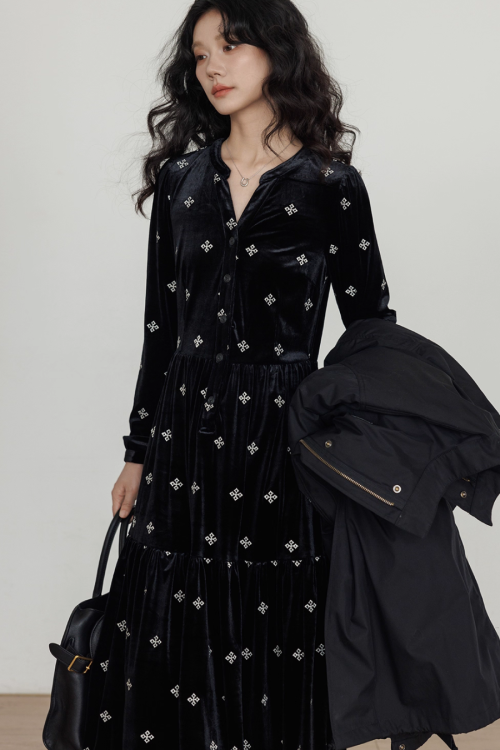 V-Neck Velvet Long Dress