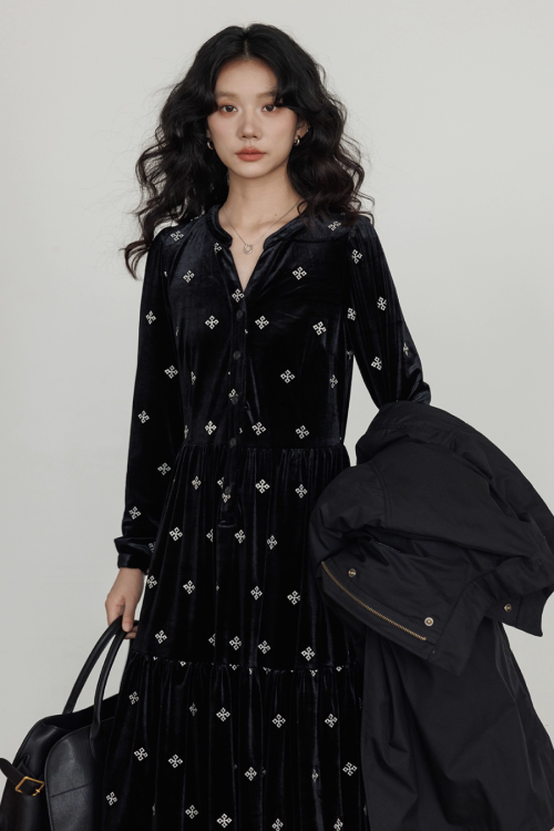 V-Neck Velvet Long Dress