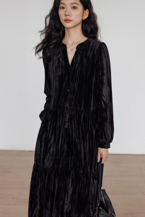 V-Neck Velvet Long Dress