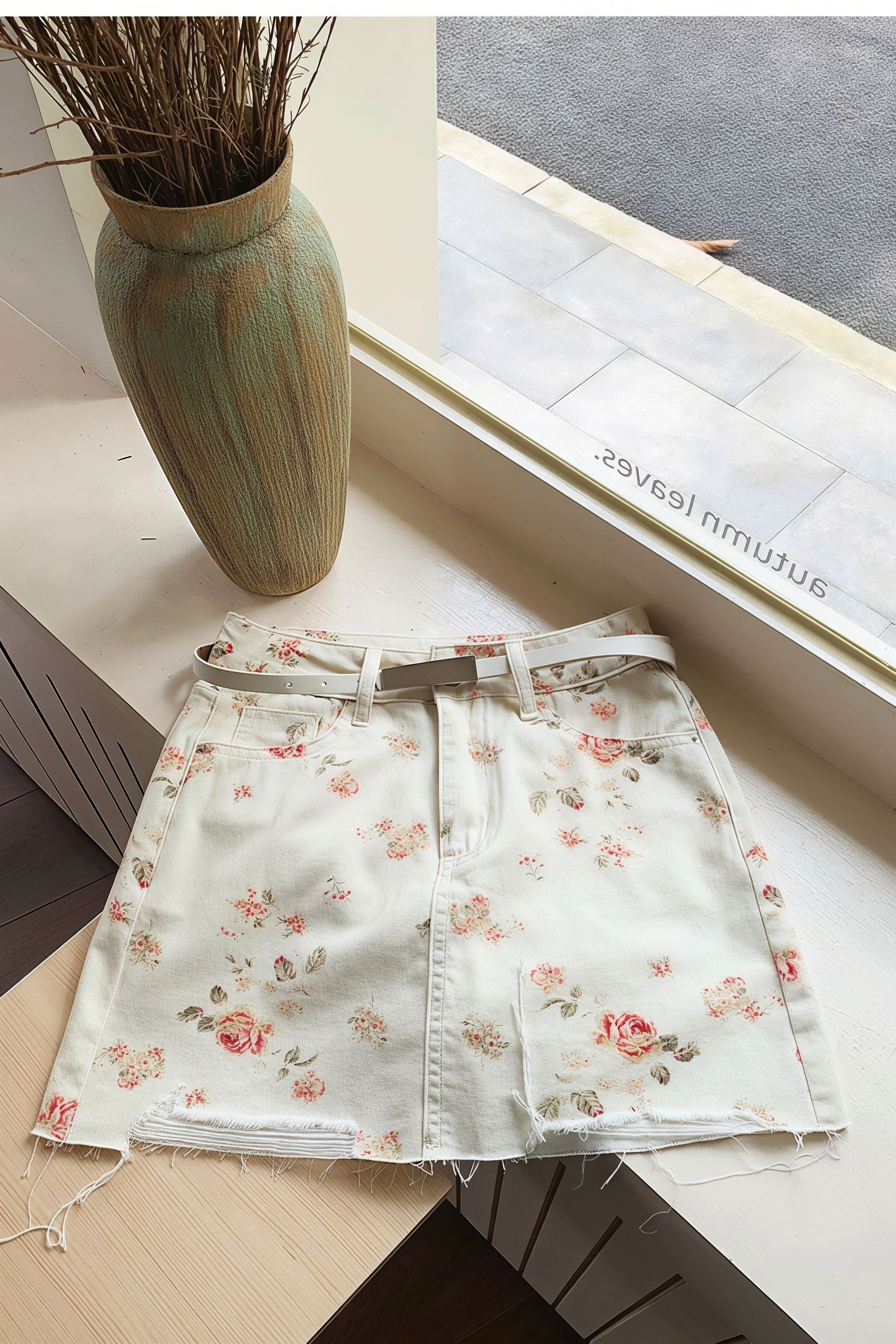 Vintage Floral Denim High Waist Bodycon Mini Skirt Vintage Floral Denim High Waist Bodycon Mini Skirt