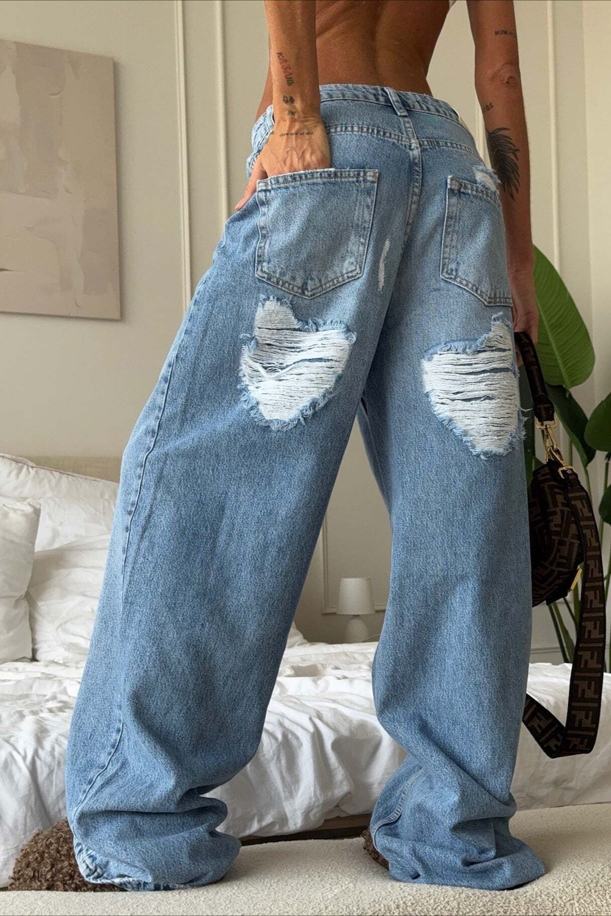 Vintage Heart Ripped Wide-Leg Jeans Vintage Heart Ripped Wide-Leg Jeans