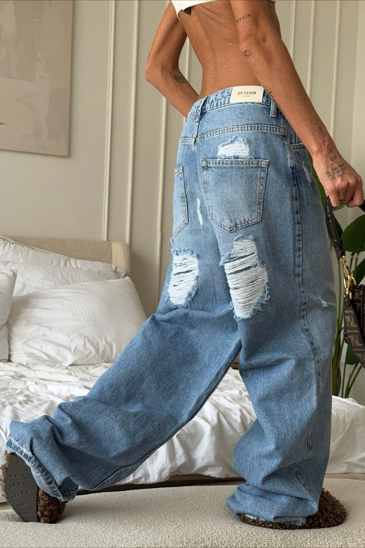 Vintage Heart Ripped Wide-Leg Jeans Vintage Heart Ripped Wide-Leg Jeans
