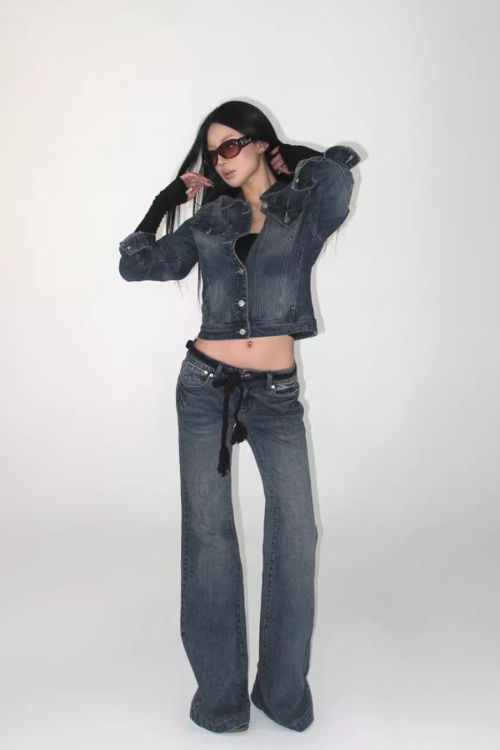 Washed Short Denim Jacket / Flare Slim Jeans