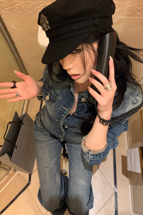 Washed Short Denim Jacket / Flare Slim Jeans