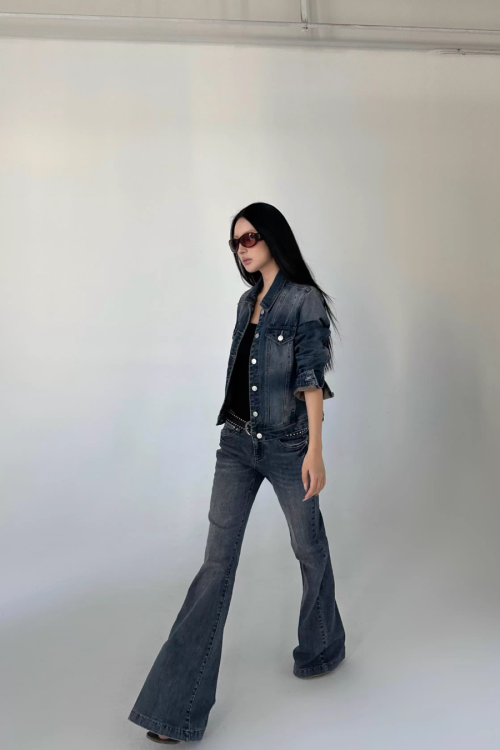 Washed Short Denim Jacket / Flare Slim Jeans