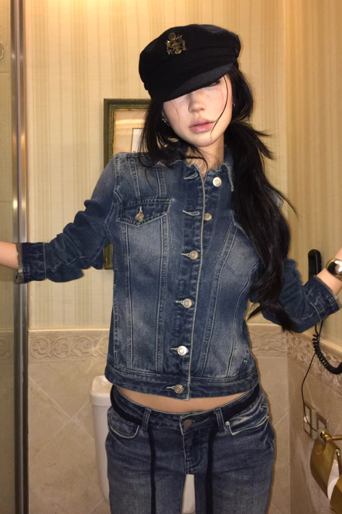 Washed Short Denim Jacket / Flare Slim Jeans