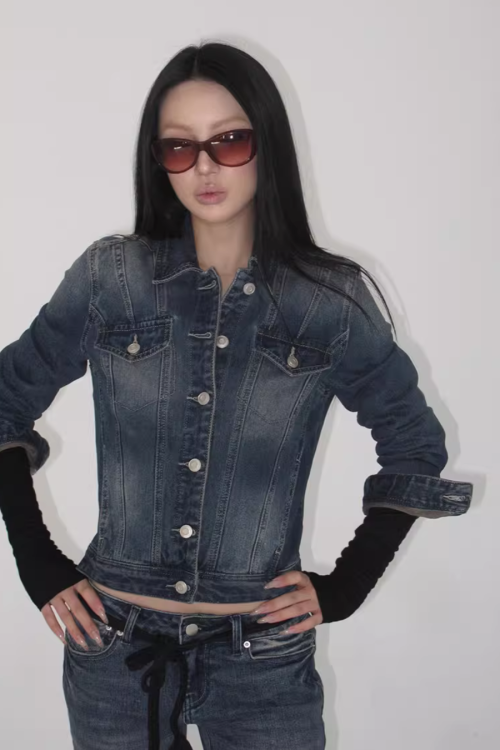 Washed Short Denim Jacket / Flare Slim Jeans