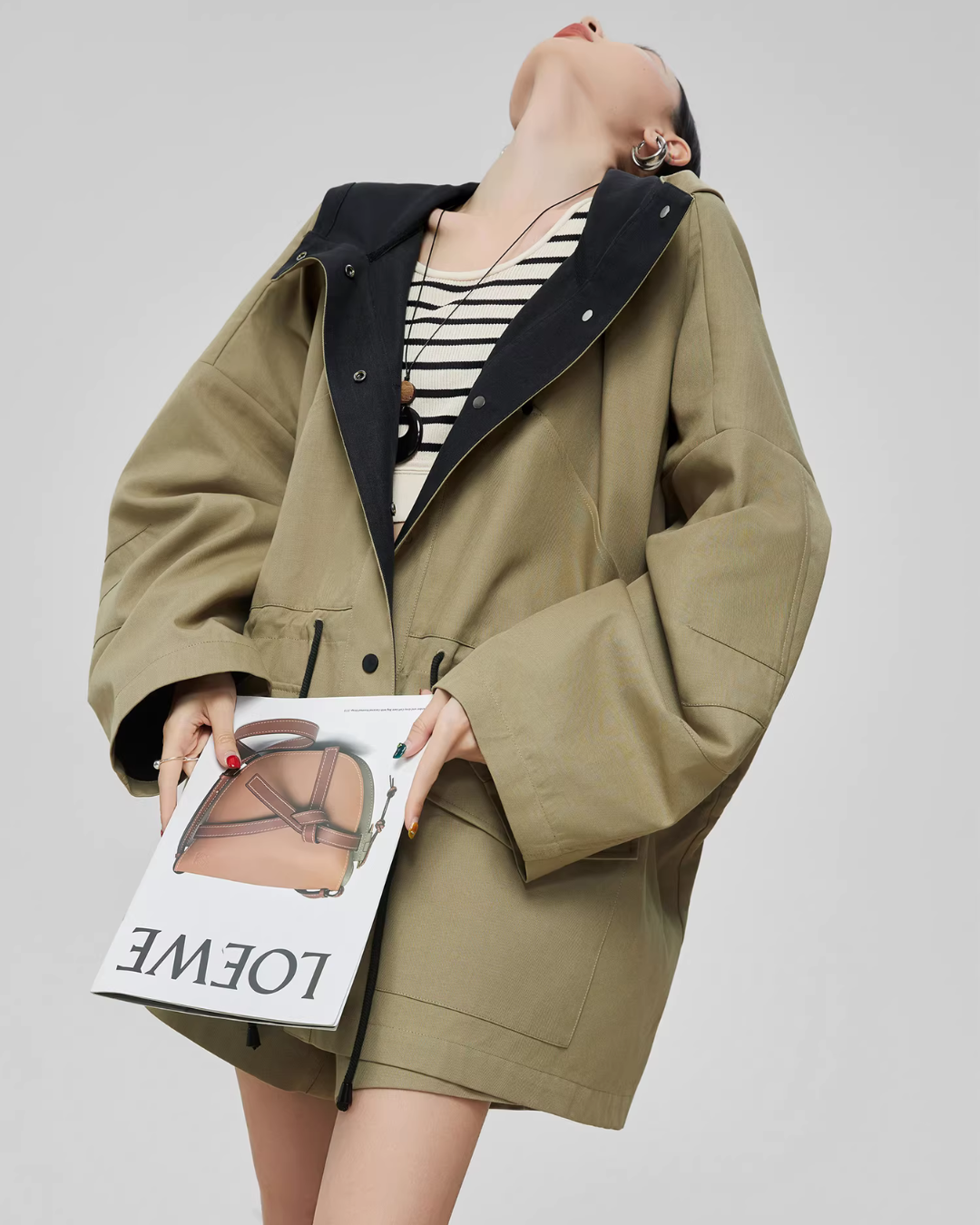 Wind Hooded Trench Coat / High-Waist Shorts Wind Hooded Trench Coat / High-Waist Shorts