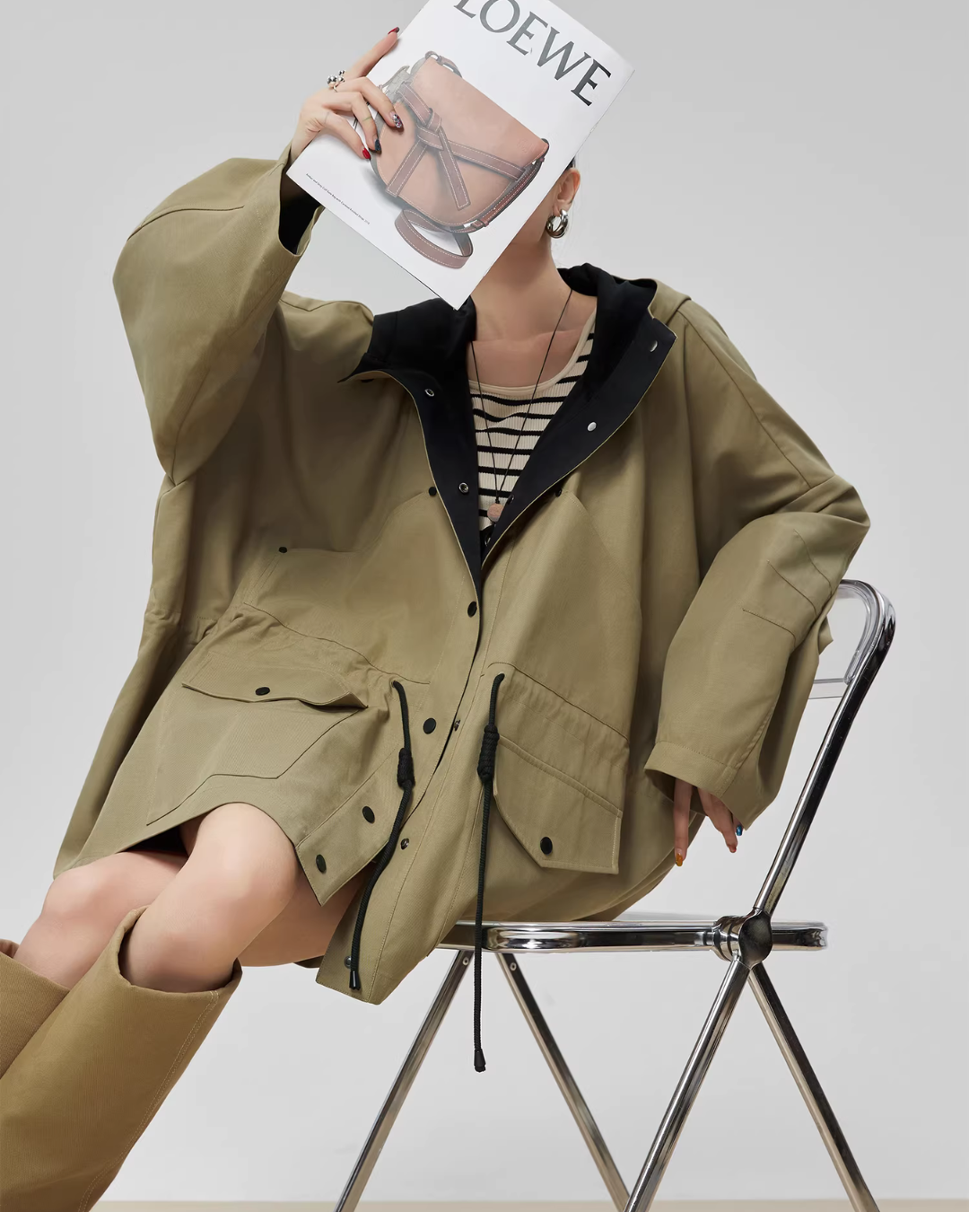 Wind Hooded Trench Coat / High-Waist Shorts Wind Hooded Trench Coat / High-Waist Shorts