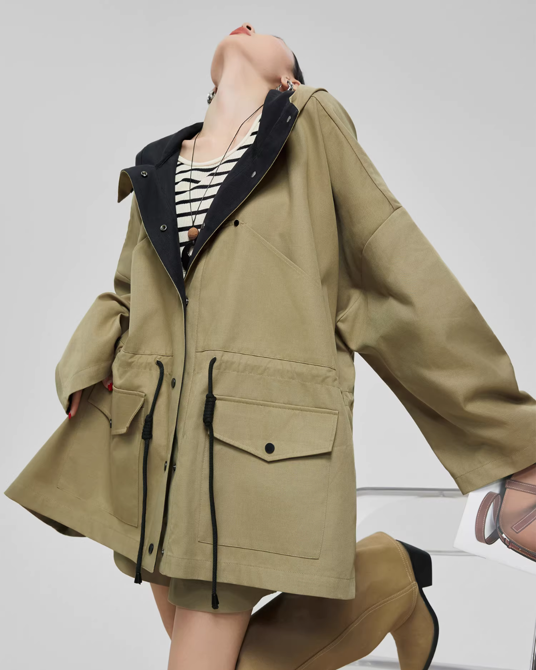 Wind Hooded Trench Coat / High-Waist Shorts Wind Hooded Trench Coat / High-Waist Shorts