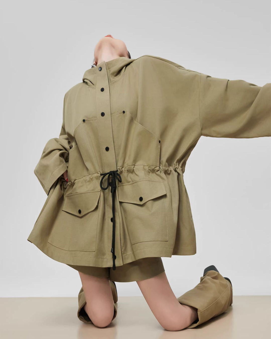 Wind Hooded Trench Coat / High-Waist Shorts Wind Hooded Trench Coat / High-Waist Shorts