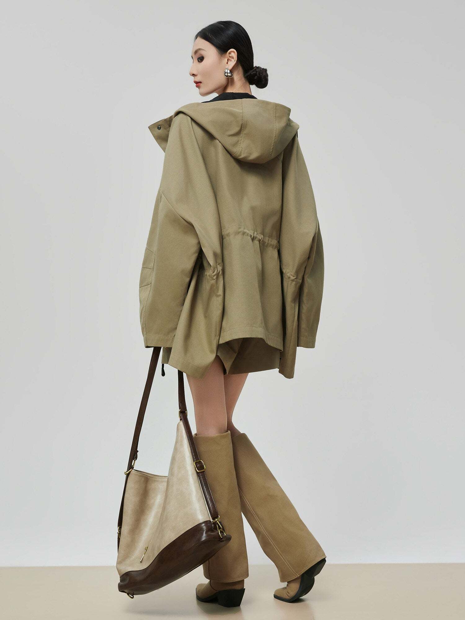 Wind Hooded Trench Coat / High-Waist Shorts Wind Hooded Trench Coat / High-Waist Shorts